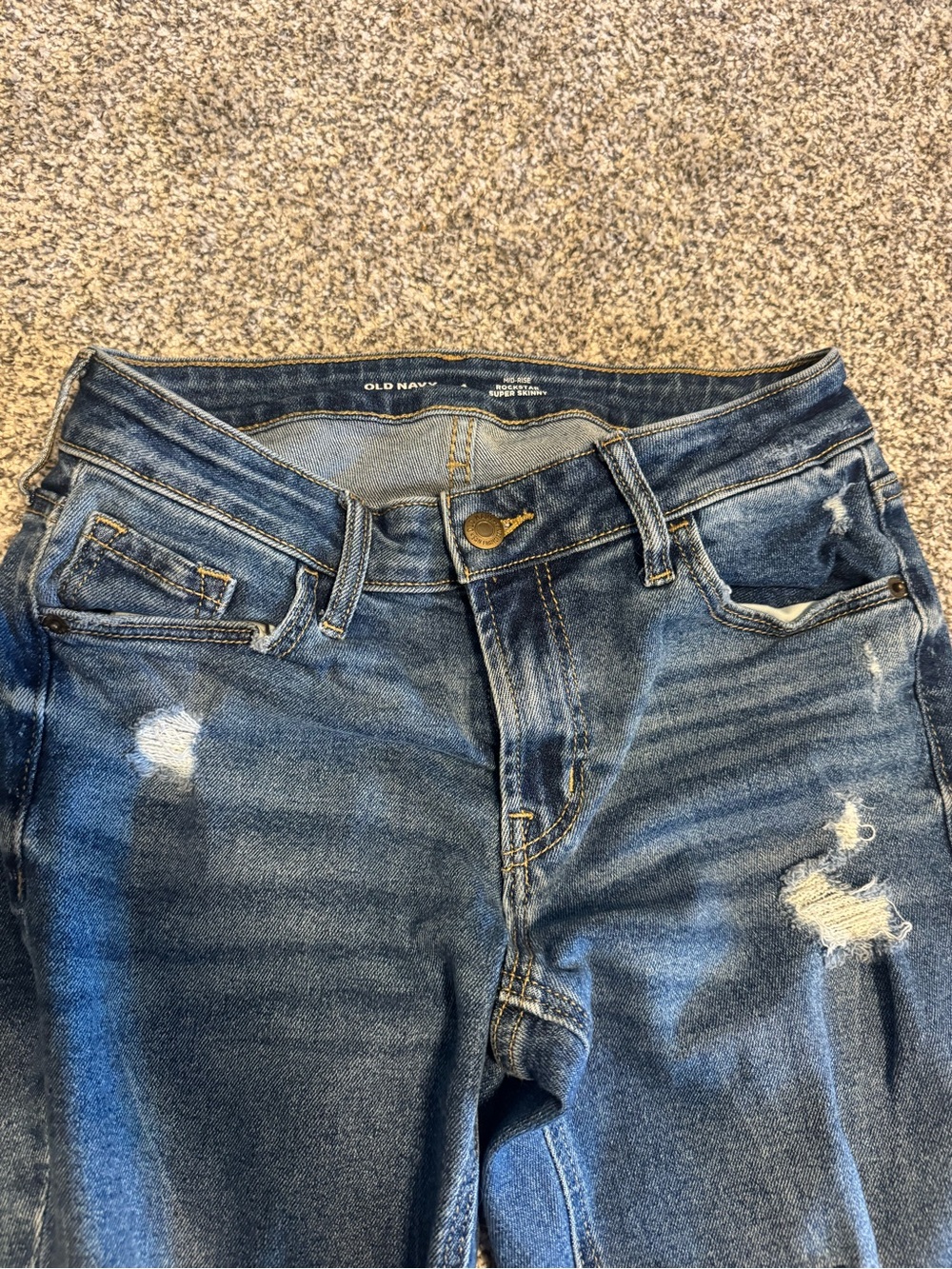 Old Navy Rockstar Super Skinny Distressed Jeans, NWOT, Size 4 - Picture 4 of 6